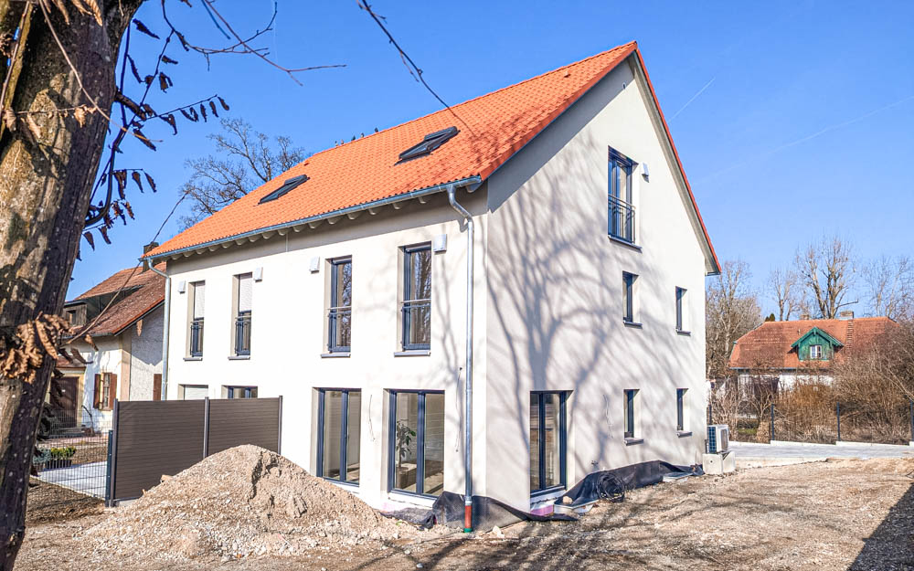 Haus_Mittenheim_01 Einfamilienhaus EFH Kirchheim bei München - Aussenansicht Gartenseite
